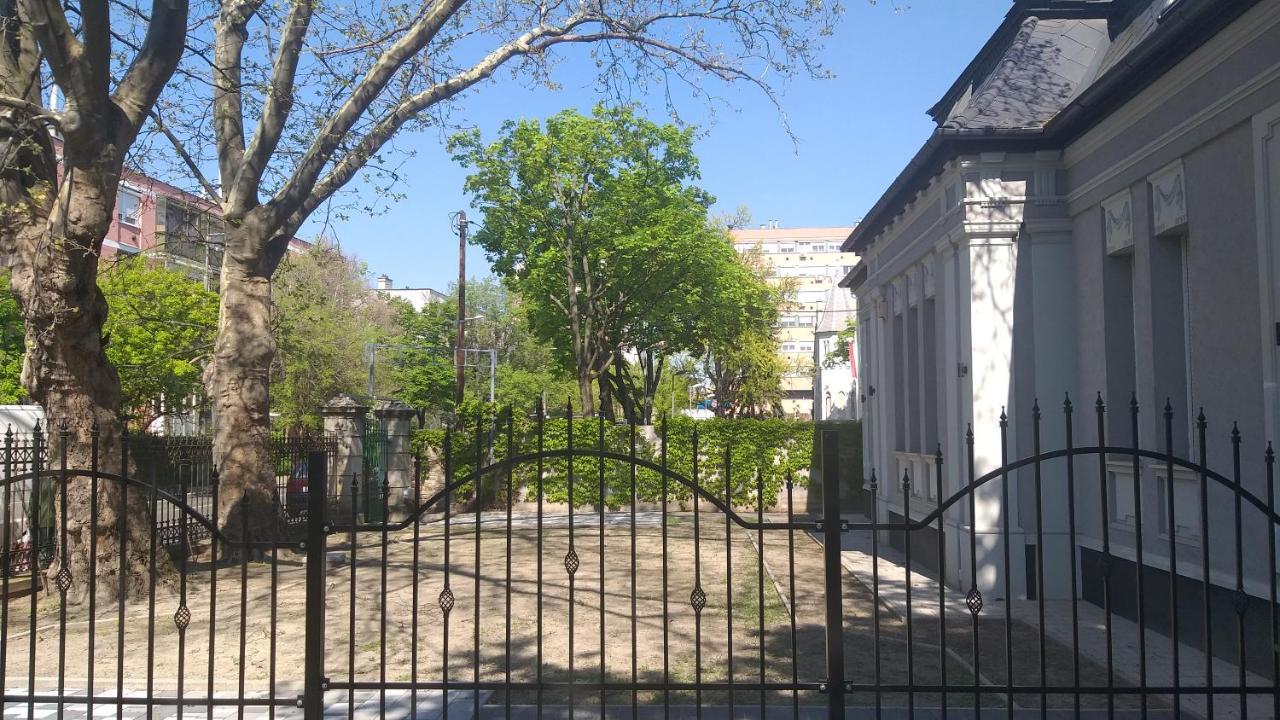 Karpatia Vendeghaz 1201 Budapest Ngoại thất bức ảnh